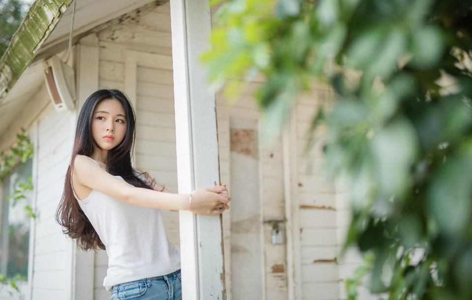 “结阵！”陈到眼见对方悍然动手，只能无奈的迎战，只是陆地上训练有素的军队，此刻在水中，面对敌军的冲击却显得有些混乱不堪，甚至在对方的猛冲撞过来之前，连一个简单的阵型都无法完成。